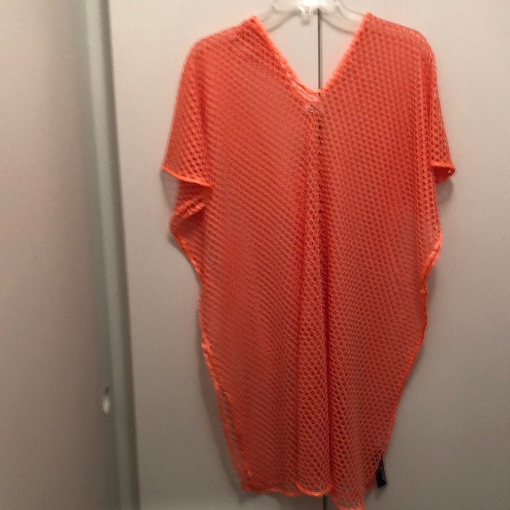 NEW WITH TAGS Kimono! Coral Fishnet Long Slip On Kimono